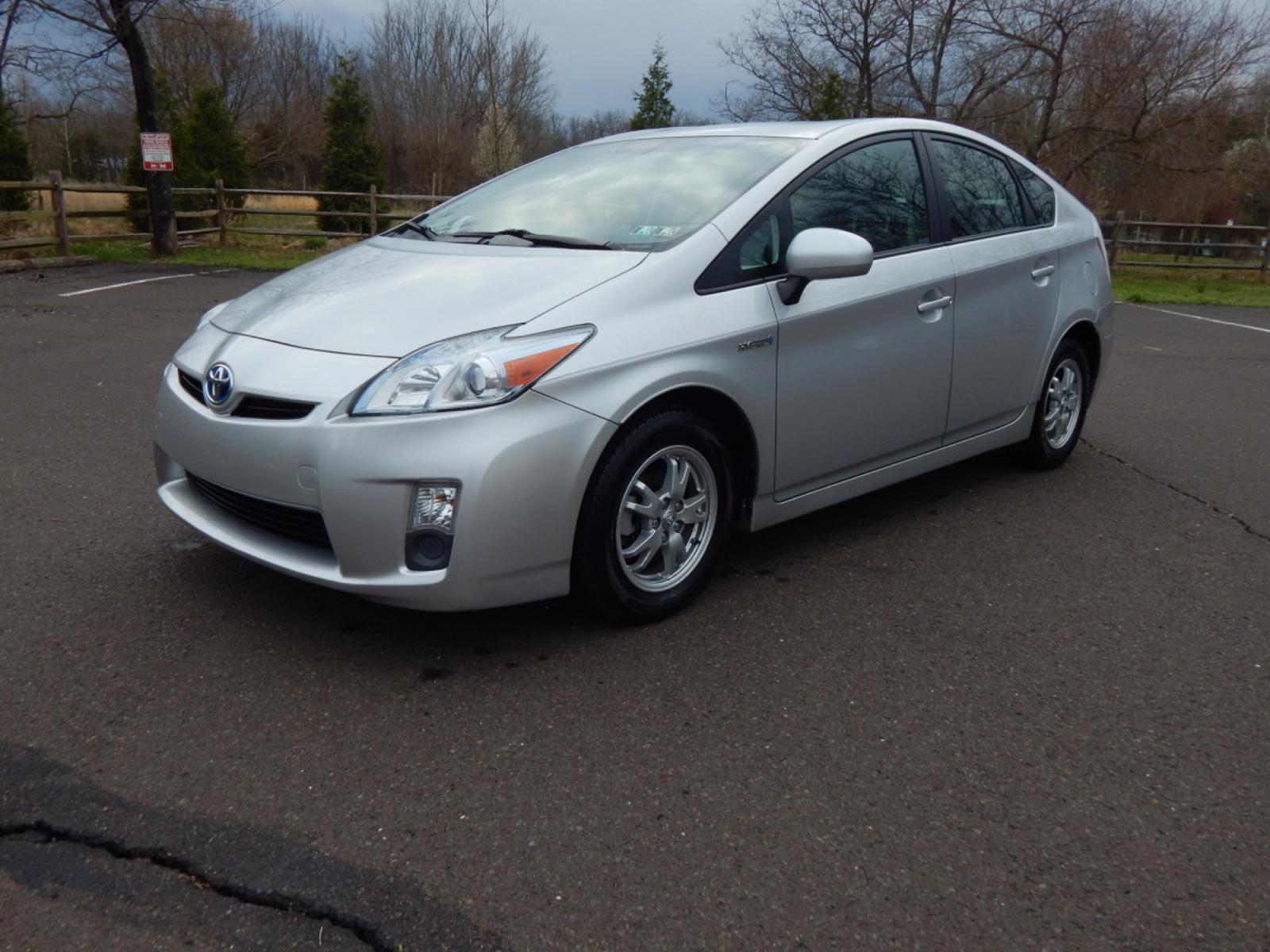 2010 Silver /Gray Leather Toyota Prius IV (JTDKN3DU1A0) with an 1.8 liter 4cyl hybrid engine, CVT Automatic transmission, located at 6528 Lower York Road, New Hope, PA, 18938, (215) 862-9555, 40.358707, -74.977882 - Here for sale is a 2010 Toyota Prius 4 hatchback. Under the hood is a strong running 1.8 liter 4 cylinder hybrid engine which puts power to the front wheels via a smooth transmission. Features include; Gray leather interior, keyless entry, 2 master keys, cruise control, tilt steering wheel, cold A - Photo #0